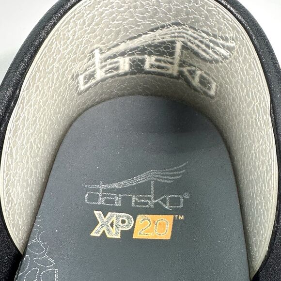 Dansko XP 2.0 Women's Clog  Waterproof Pull Up Size 40 Black US 9.5-10 - Picture 15 of 15